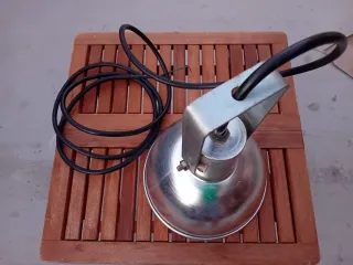 Lámpara industrial colgante metálica