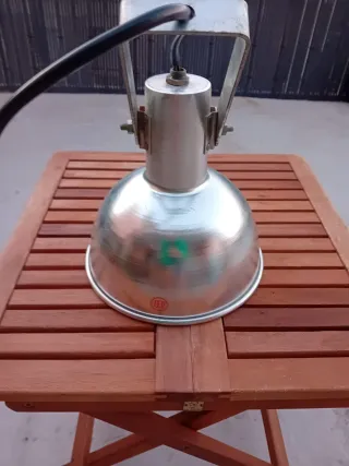 Lámpara industrial colgante metálica