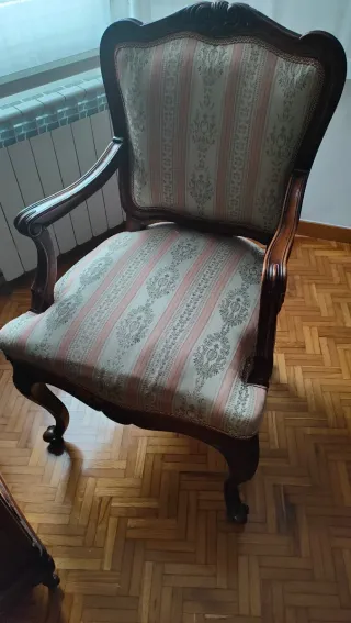 Sillón estilo Luis XV madera y tela