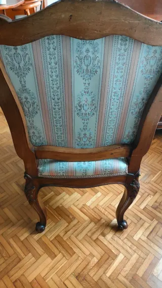 Sillón estilo Luis XV madera y tela