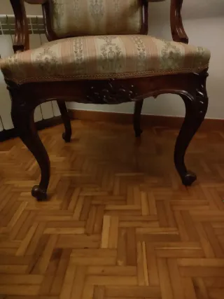 Sillón estilo Luis XV madera y tela