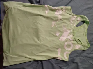 Sudaderas y camisetas

