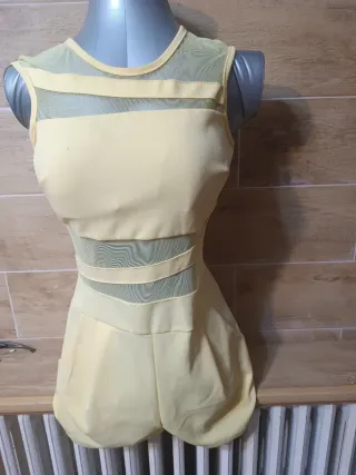 Mono amarillo verano con transparencias