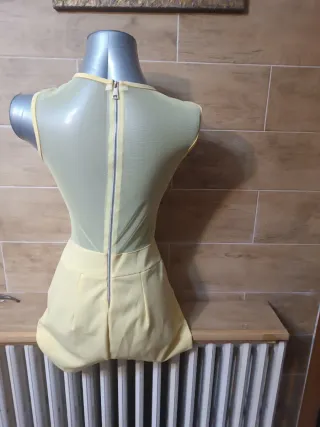 Mono amarillo verano con transparencias