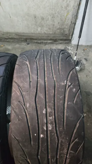 Neumático de alto rendimiento