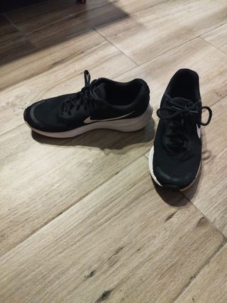 Nike negras talla 40.5