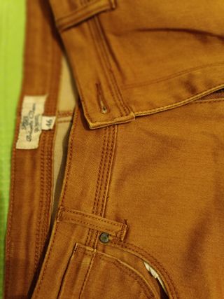 Pantalón ocre mujer vaquero nuevo. Tacto melocotón