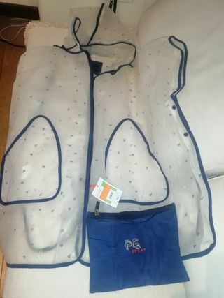 Chubasquero Purificación García Talla M a la mitad