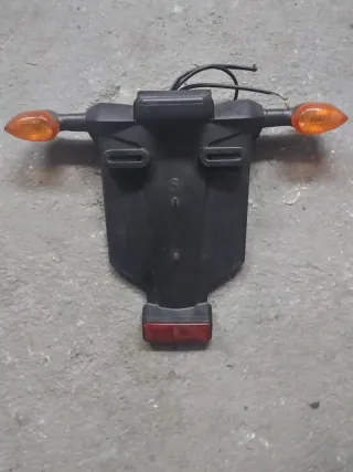 Portamatrículas Original Yamaha R6 año 2005