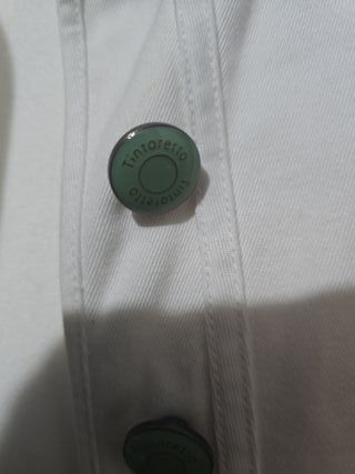 Chaqueta blanca vaquera con botones