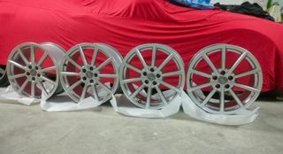 Llantas Audi titan 19" Pulgadas.
5x112
