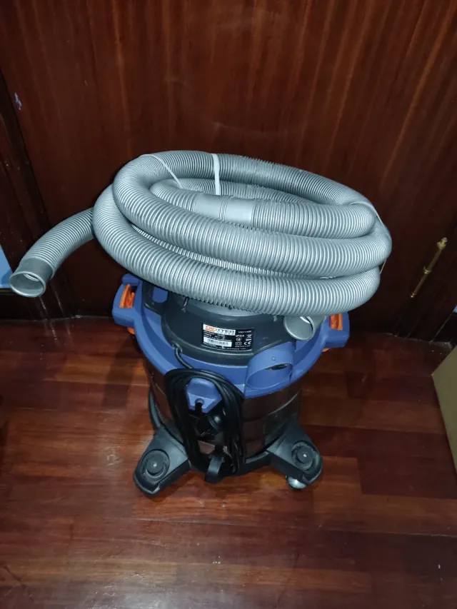 Aspirador Dexter 1400W 20L Seco/Húmedo