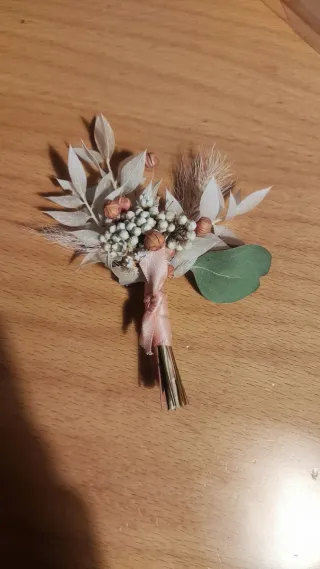 Flor solapa novio/invitado boutonnieres