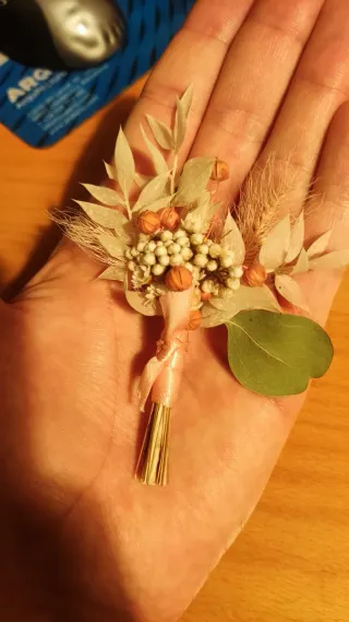 Flor solapa novio/invitado boutonnieres