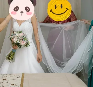 Velo de Novia Pronovias Blanco.Borde con abalorios