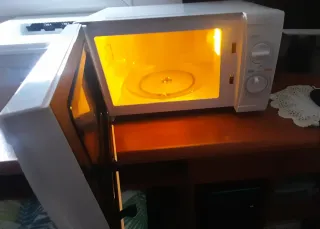 Microondas blanco