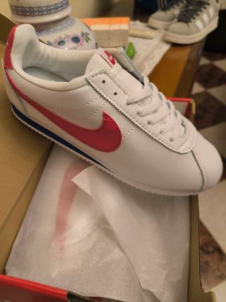 Zapatillas Nike Cortez Blancas y Rojas