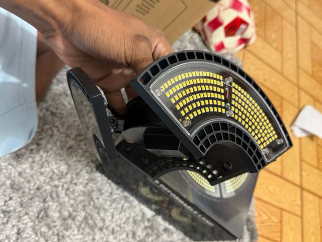 Lámpara LED Deformable Negra y Blanca