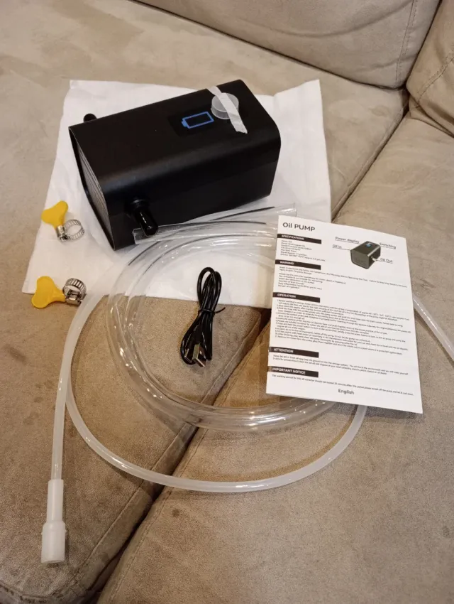 Bomba portátil para cambios de aceite.