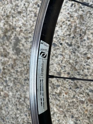 Rueda Delantera Syncros 700c Carretera