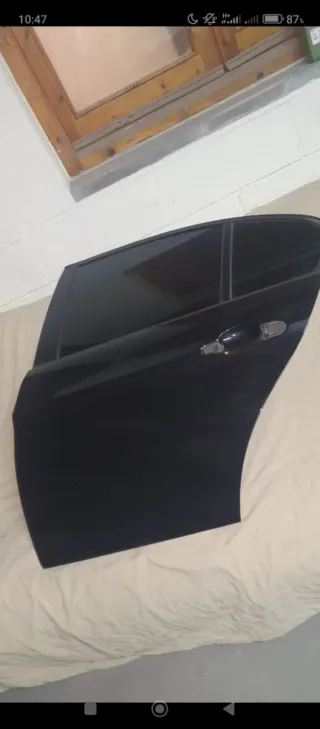 Puerta Trasera Izquierda BMW E90 Negra