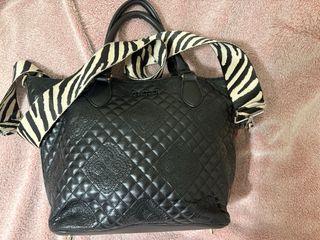Bolso Negro Desigual Acolchado