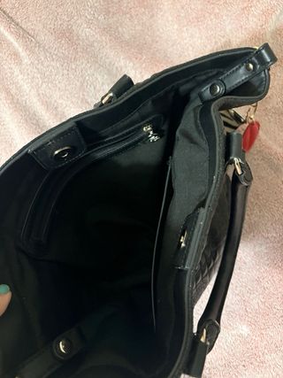 Bolso Negro Desigual Acolchado