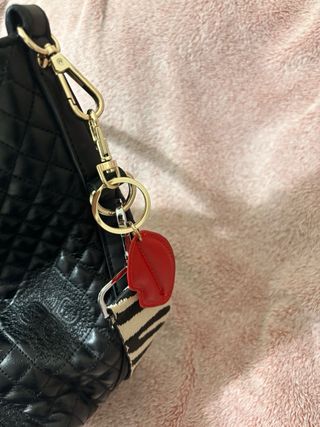 Bolso Negro Desigual Acolchado