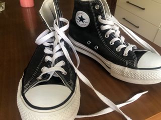 Zapatillas Converse (no negociable)