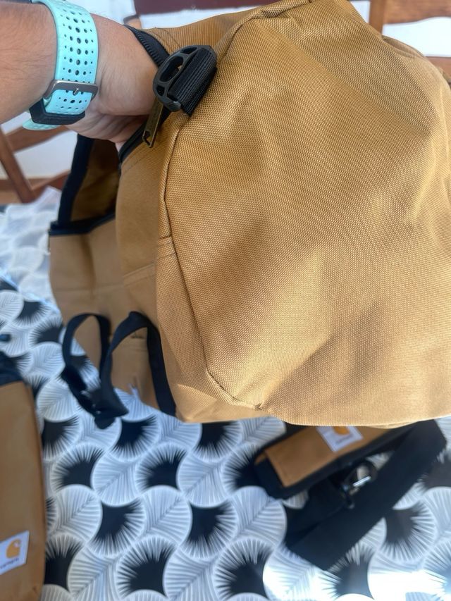 Bolsa Deporte Carhartt Marrón y Negra