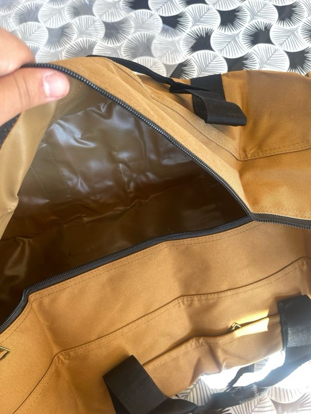 Bolsa Deporte Carhartt Marrón y Negra