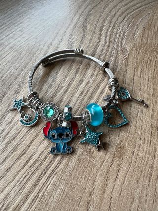 Pulsera Charm Stitch