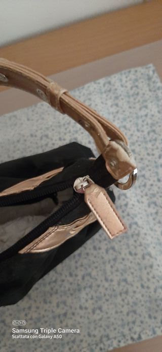 Borsetta nera e oro