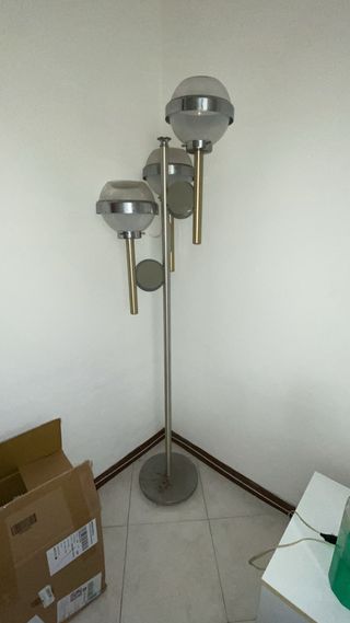 Lampadario da terra design oro e argento