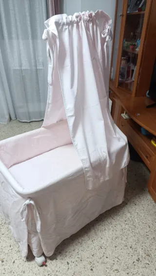 Mini cuna rosa con dosel
