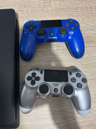 PS4 Slim 1TB + 2 Mandos + GTA V