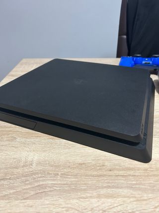 PS4 Slim 1TB + 2 Mandos + GTA V
