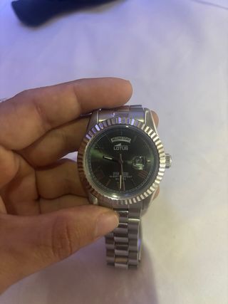 Reloj Lotus Verde y Plateado