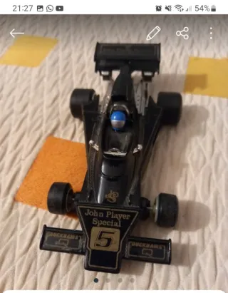 Un sacco di macchinine