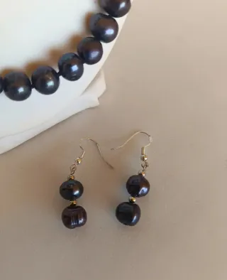 Collar y pendientes perlas Australianas negras.