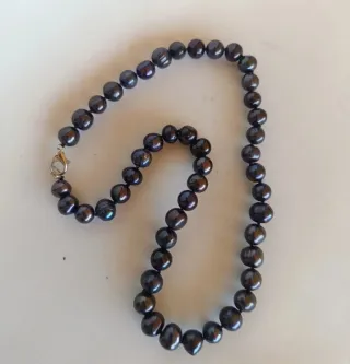 Collar y pendientes perlas Australianas negras.