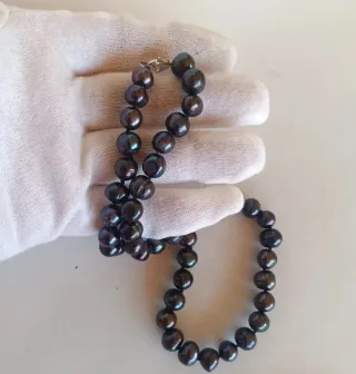 Collar y pendientes perlas Australianas negras.