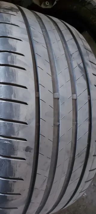 Neumático 255/40 R18 99Y