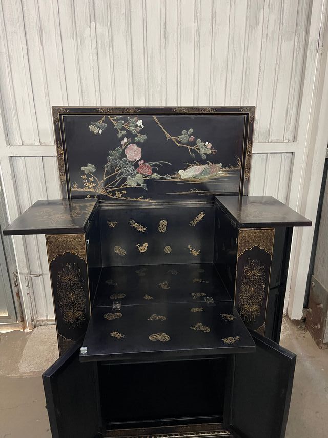 Cómoda antigua restaurada