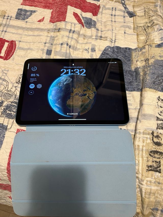 iPad 10ª Gen con funda azul