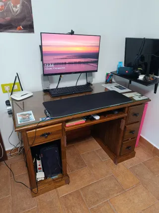 Escritorio de madera maciza