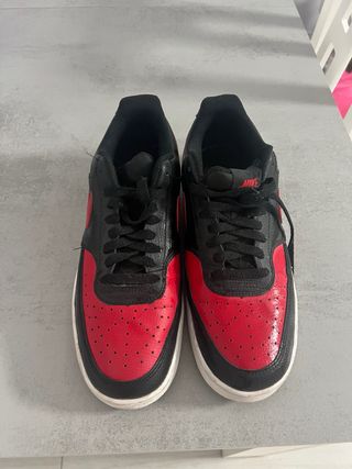 Zapatillas Nike Court Borough Negras y Rojas