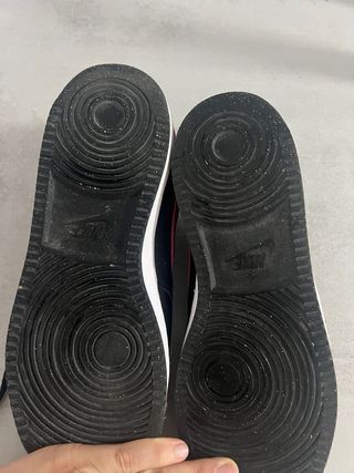 Zapatillas Nike Court Borough Negras y Rojas