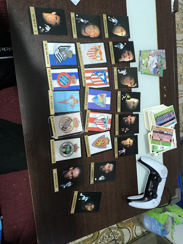 Cromos fútbol 98/99 escudos