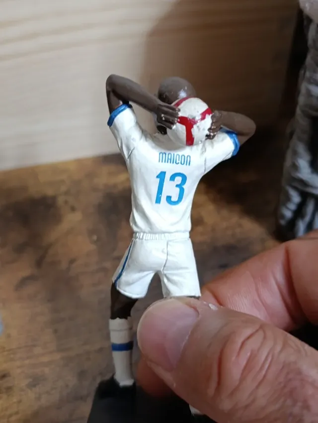 Statuina calciatore Maicon 13